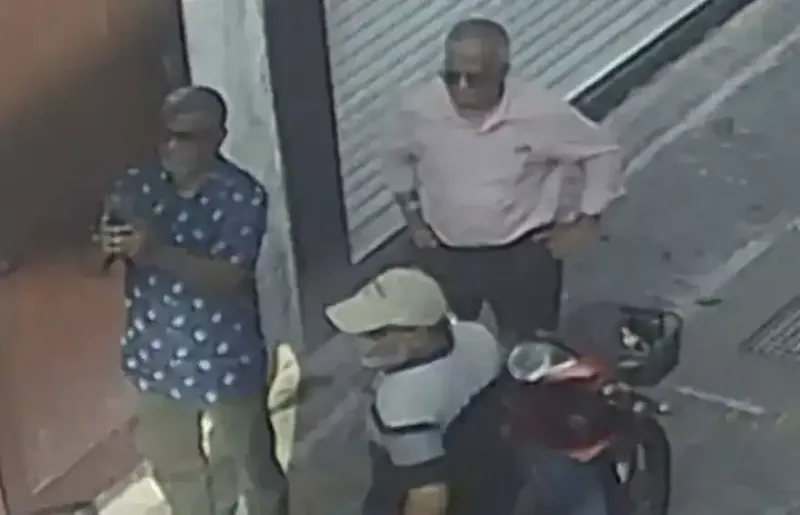 އަކްރަމް އާއި ވަހީދު ވީޑިއޯ ނެގި ކަމަށް ބުނާ މައްސަލައާ ގުޅިގެން ސުވާލު ކުރުމުން މިނިސްޓަރު އިހުސާން ކޯފާ އިސްކުރައްވައި، ޒާތީވެވަޑައިގެން އިންޒާރު ދެއްވައިފި