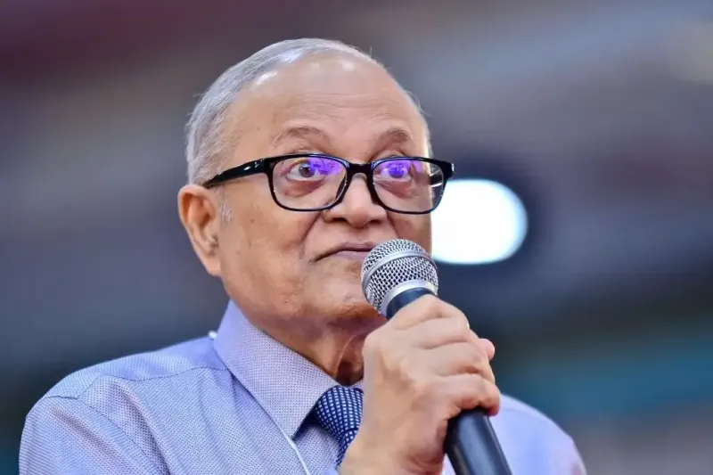 އެމެރިކާ އިން ޚާމަނާއީ އަވަހާރަ ކޮށްލުން، ރައީސް މައުމޫން ކުށްވެރި ކުރައްވައިފި