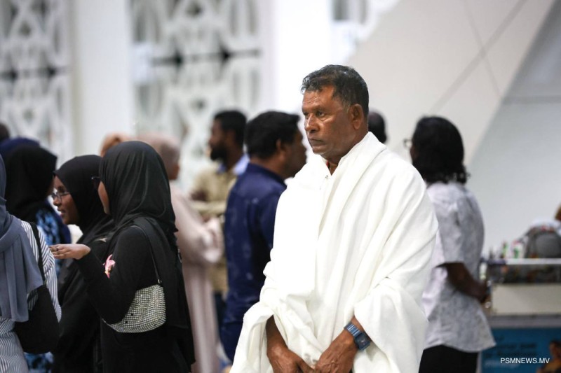 ފޮޓޯ: ޙައްޖު ކޯޕަރޭޝަނުގެ ޙަވާލުގައި ޢުމްރާއަށްދާ މީހުން ފުރުން