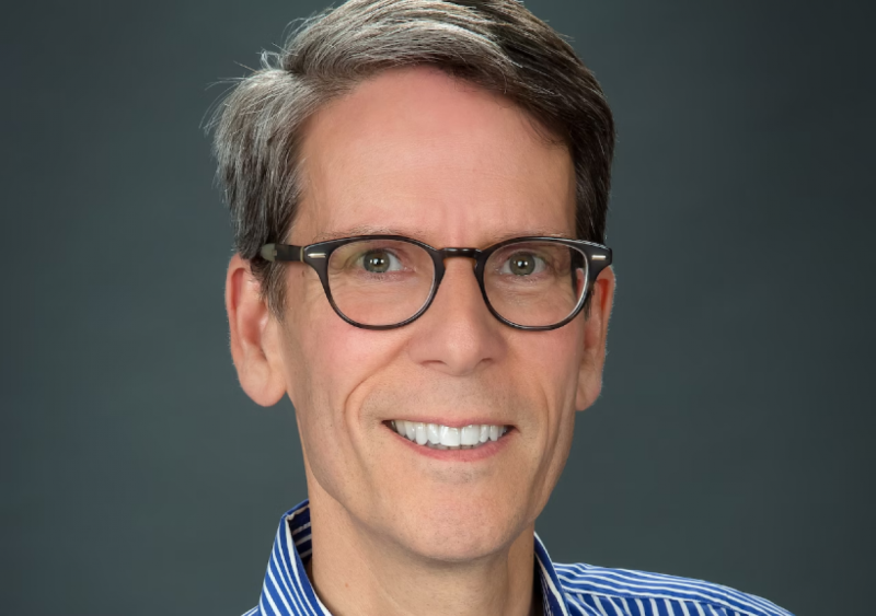 އިންޓެލްގެ ބޯޑު ޗެއާމަން ފްރޭންކް ޔިއަރީ 17 އަހަރަށްފަހު މަގާމުން ވަކިވަނީ