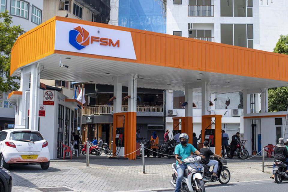 އީރާން ހަނގުރާމަ: ރާއްޖެއިން ޕެޓްރޯލާއި ޑީސަލްގެ އަގު ބޮޑުކޮށްފި