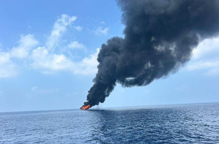 ފޭދޫ ކައިރީގައި އަޅާފައި އޮތް ޑައިވިން ދޯންޏެއްގައި ރޯވެ، ބޭނުން ނުކުރެވޭ ވަރަށް ގެއްލުން