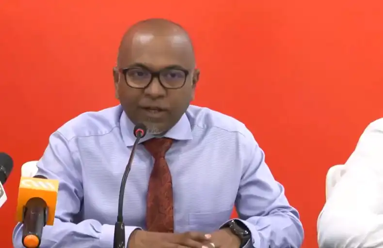 ސަރުކާރުގެ 400 އަށް ވުރެ ގިނަ ޑެޕިއުޓީ މިނިސްޓަރުންގެ ތެރެއިން 30 މީހުންގެ މަގާމު އުނި ކުރިޔަސް 5 އަހަރު 60 މިލިއަން ސަލާމަތް ކުރެވޭނެ: ހަސަން ލަތީފް