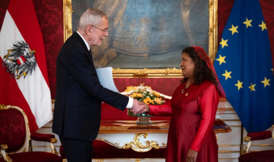 އޮސްޓްރިއާއަށް ކަނޑައެޅުއްވި ސަފީރުކަމުގެ ފަތްކޮޅު އަރުވައިފި