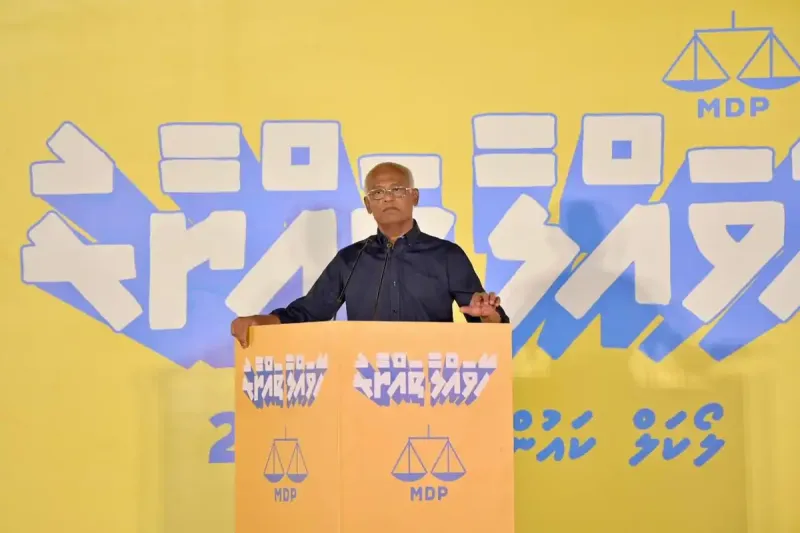 ހައުސިން މިނިސްޓަރު މުއިއްޒު މާލެ ސިޓީ ކައުންސިލްގެ މަސައްކަތް ކުޑަ އިމާރާތަކަށް ބަދަލުކުރެއްވުމުން، މޭޔަރު މުއިއްޒު ވަނީ ޖާގަ ކުޑަކަމުގެ ޝަކުވާ ކުރައްވާފަ: ރައީސް ސޯލިހް