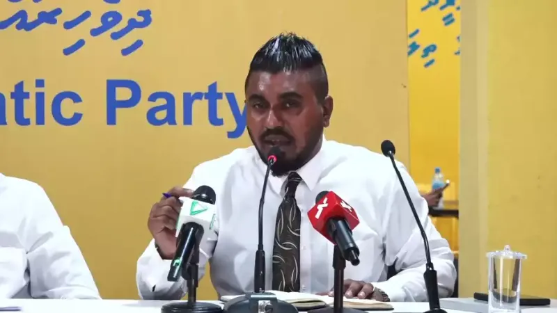 މިސަރުކާރުން ވަނީ ރާއްޖެ ފުޅިމަދުގަނޑެއްގެ އުސޫލުން ކަނޑުގައި އޮޔާއިވައިން ދާން ދޫކޮށްލާފައި، ރެފެރެންޑަމްގެ ސުވާލުން އެކަނި ވެސް އެކަން ހާމަވޭ: ނިޝާން