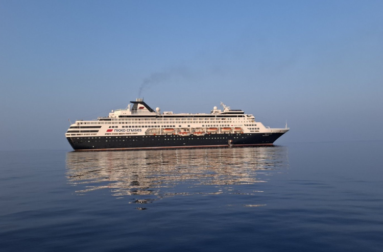 ގިނަ އަދަދެއްގެ ޓޫރިސްޓުން ގޮވައިގެން އައި ކްރޫސްޝިޕް އުލިގަމަށްފަހު މާލެއަށް