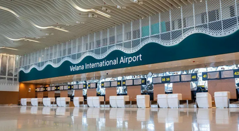 އެއާޕޯޓުން ޑޮލަރު ފޭރުނު މައްސަލާގައި 8 މީހަކަށް ދައުވާކޮށްފި