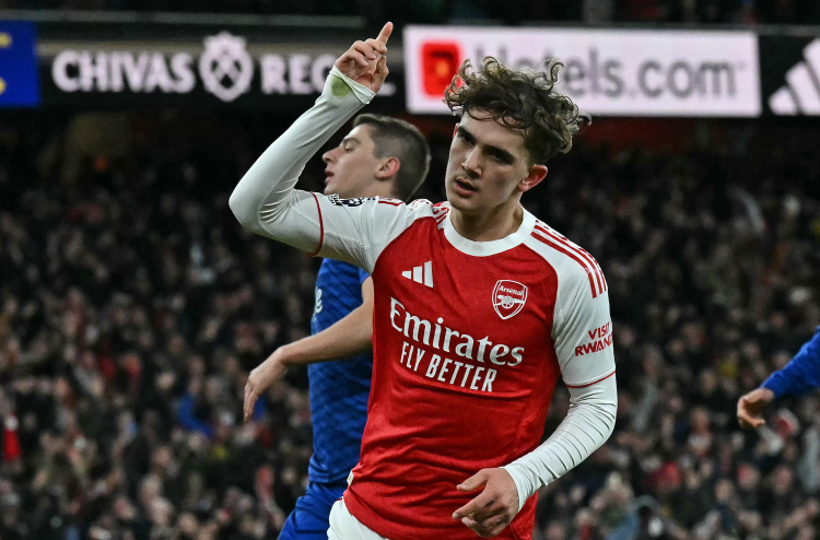 މަޝްހޫރު އެޖެންޓުންނަށް "ނޫނެކޭ"؛ ޑޯމަންގެ ބައްޕަ އާއި ބޭބެ ފީފާ އެޖެންޓް ލައިސެންސް ހޯދައިފި