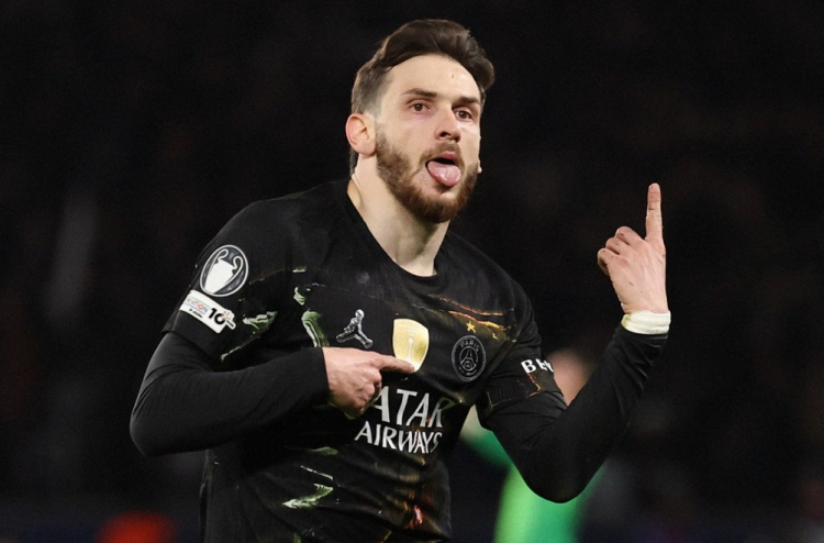 ޕީއެސްޖީން ދުނިޔޭގެ ޗެމްޕިއަނުންގެ ހިތް މަރާލައިފި