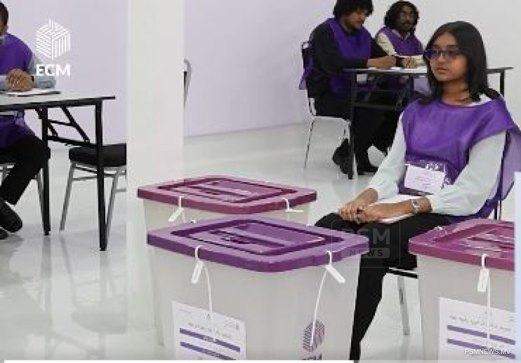 ތިން އިންތިޚާބުގެ ވޯޓު ކަރުދާސް ޗާޕުކުރުމުގެ މަސައްކަތް ކުރިއަށް!