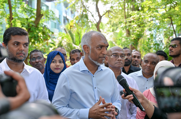 ކައުންސިލްތައް ބާކީކޮށް، ބާރު ކަނޑުވާލުމަކީ އަޅުގަނޑު ގަބޫލުކުރާ ހަމައެއް ނޫން: ރައީސް