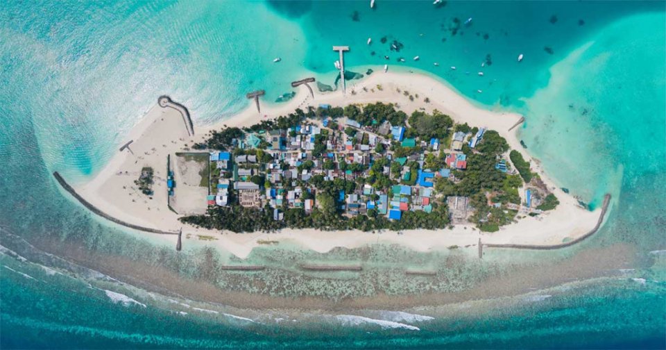 ލޯންޗެއް ބަންޑުން ޖަހާލައި ގެއްލުނު ދެ މީހަކު ހޯދަނީ