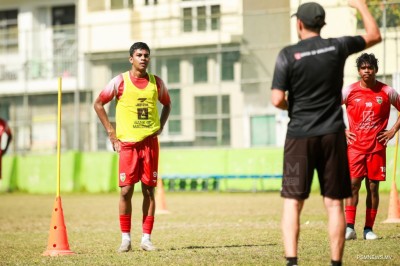 މިއީ ރަން ޖީލެއްގެ ފެށުން: ޒަރީރު
