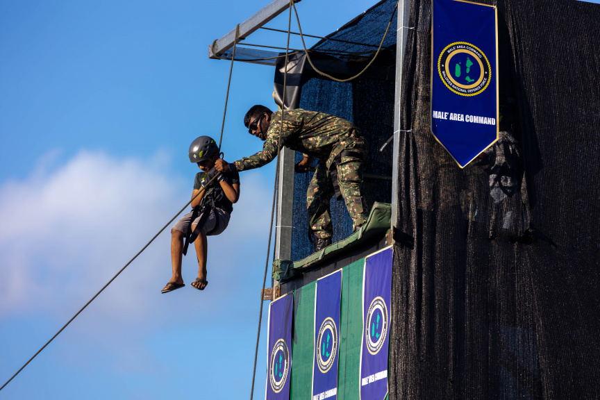 ބޮޑު ތަރުހީބެއް ލިބުނު "ޢީދު ހަވީރު" ވީ އާއިލާއާއެކު އުފާވެރި ވަގުތުކޮޅަކަށް!