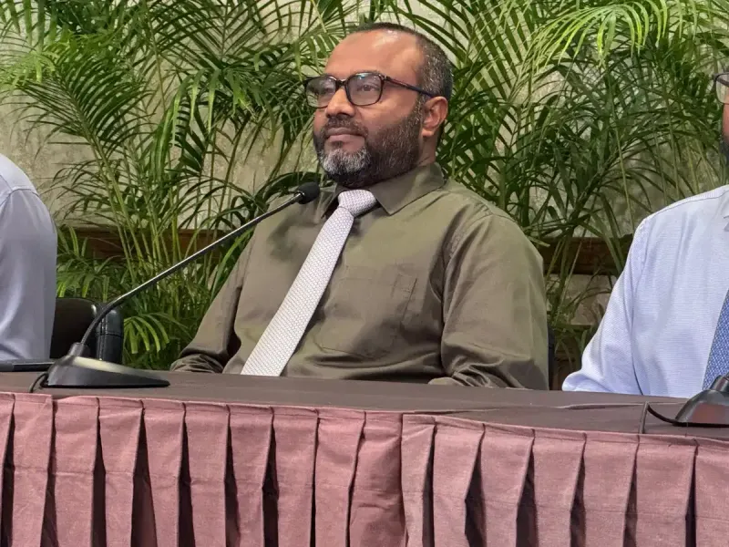 އަރަބި ތެޔޮ ހޮޅިތައް ކާށިދޫ ކަނޑުން ނެރޭނެކަމަށް ޝަހީމް ކުރިން ވިދާޅުވި ވާހަކައަށް އިތުރަށް ވާހަކަ ދައްކަވަން ބޭނުން ނުވި