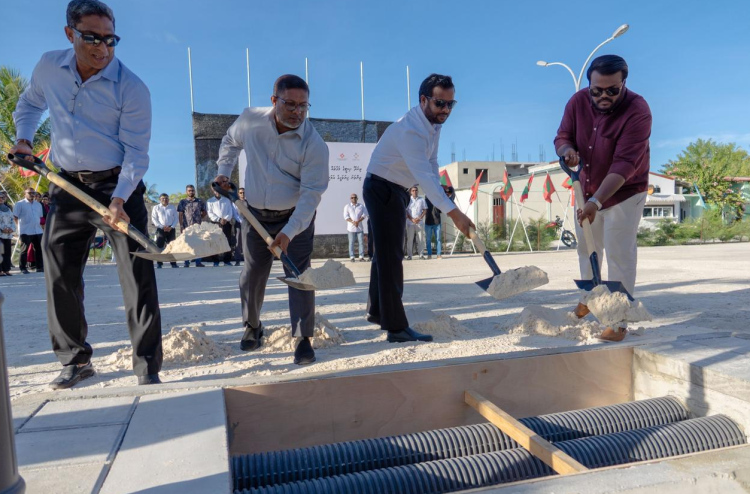 ތިނަދޫގައި އަޅާ 50 ފްލެޓާއި މަގު ހެދުމުގެ މަޝްރޫއުގެ ތިންވަނަ ފިޔަވަހީގެ އަމަލީ މަސައްކަތް ފަށައިފި