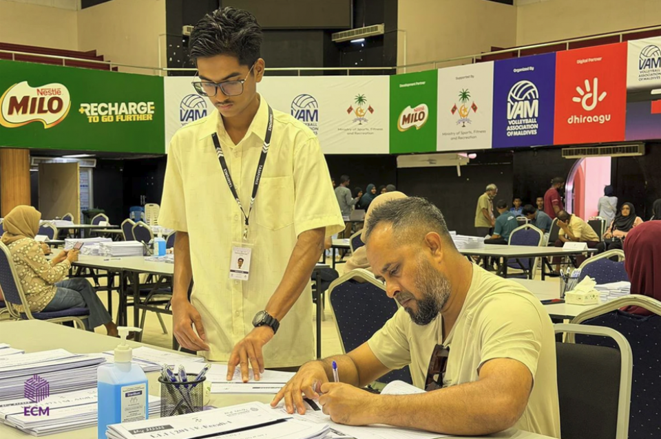 ވޯޓާސް ލިސްޓުގައި ސޮއިކުރުމަށް އެއް ދުވަސް އިތުރުކޮށްފި