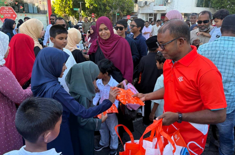 ދިރާގުގެ އީދު ސަޔާއި އީދު ހަދިޔާ ބޮޑު ހޫނު ތަރުހީބެއް