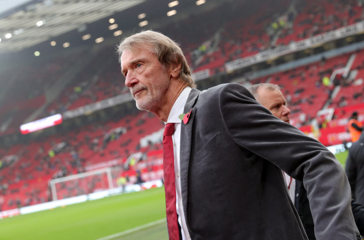 ބޯޓެއްގެ މިލްކުވެރިކަން ހޯދަން ޔުނައިޓެޑް ކޯ އޯނަރު ރެޓްކްލިފް ކޯޅެނީ