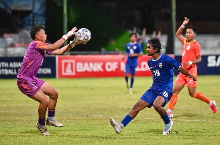 ރާއްޖެ އާއި ބޫޓާން ހަމަހަމަ، ކުޅިބަލަން ތިބި ނޭޕާލް ސެމީ އަށް