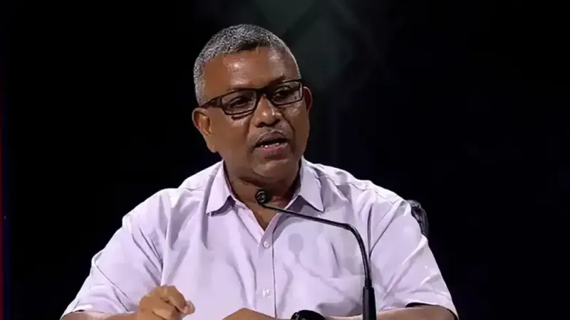 ދެ އިންތިހާބު އެއްކޮށްލައިގެން ސަލާމަތްކުރެވެނީ ބޮލަކަށް 5 ލާރި، މިއީ ސިޔާސީން ދެފަހަރު ރައްޔިތުން ކައިރިއަށް ނުދާންވެގެން ކުރާ ކަމެއް: އަހުމަދު މުހައްމަދު