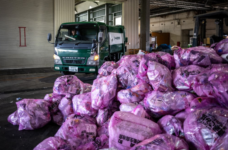 ބޮޑެތި މީހުންގެ ނެޕީން ޖަޕާނު ގޮނޑުވާތީ ރިސައިކަލްކުރަނީ