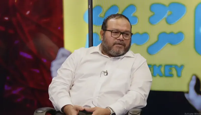 ޤާނޫނުއަސާސީއަކީ ކުޅޭކުޅޭ އެއްޗަކަށް ހަދައިފި، ސަރުކާރަށް ވެސް އަދި ރެފަރެންޑަމްގައި ވެސް ނޫނެކޭ ބުނަންޖެހޭ: އަސްލަމް