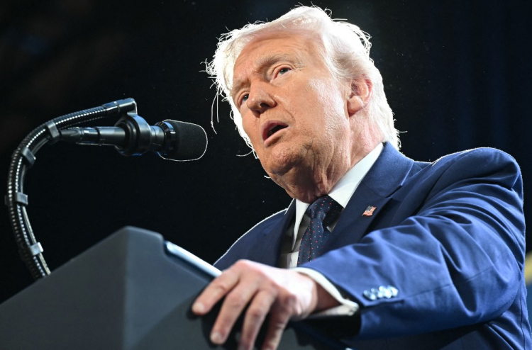 މަޝްވަރާ ނުކުރާ ކަމަށް އީރާނުން ބުނަނީ އެކަމުގައި އުޅޭ މީހުން މަރާލަފާނެތީ: ޓްރަމްޕު