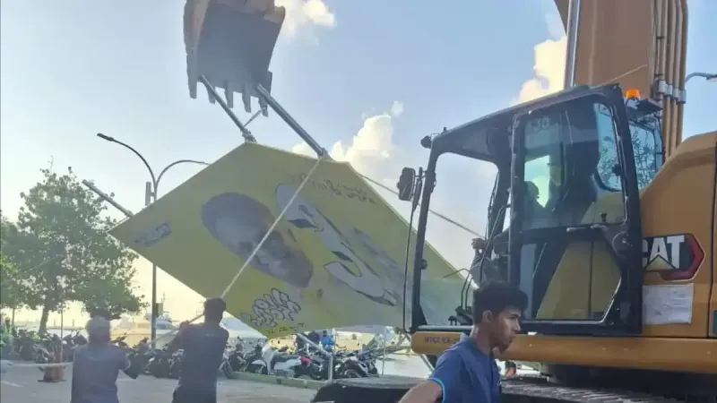 ޕޯސްޓަރު ނެގިޔަސް ރައްޔިތުންގެ ލޯތްބެއް ނުކެނޑޭނެ: އާޒިމް