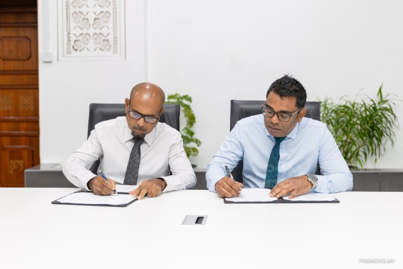 ހުޅުދުއްފާރާއި ހިމަންދޫގެ މަގުތައް ތަރައްޤީކުރަން އާރްޑީސީއަށް