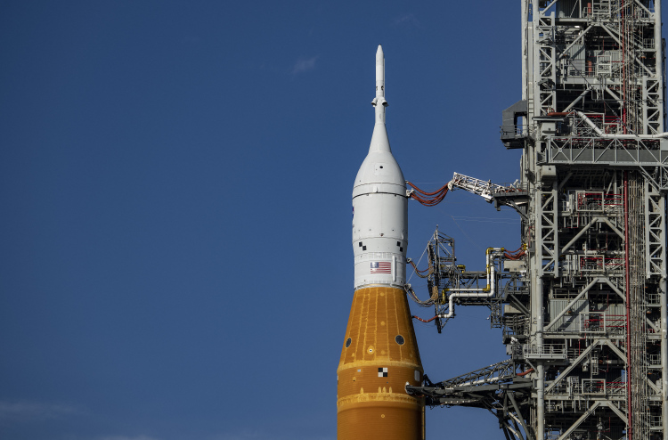 ނާސާއިން ހަނދުގެ ނާރެހުގައި ސްޓޭޝަނެއް ހެދުމުގެ ޕްލޭން މަޑުޖައްސާލައި ހަނދުގައި މަރުކަޒެއް އަޅަނީ