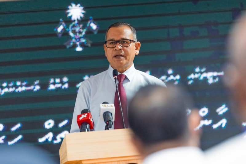 ހިރިމަރަދޫ މީހުން ހަނިމާދުއަށް ބަދަލުކުރުމާމެދު އުފެދިފައި އޮތް ނުތަނަވަސްކަމަކީ "ސިޔާސީ އޮއިވަރެއް": އާދަމް ޝަރީފް