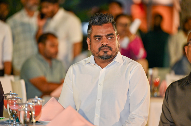 ހިތަދޫ ފްލެޓުތަކުގެ މީހުންނަށް ކުރިމަތިވެފައިވާ މައްސަލަތަކަށް ފުރިހަމަ ހައްލެއް ހޯދައިދޭނަން: މުޝްރިފު