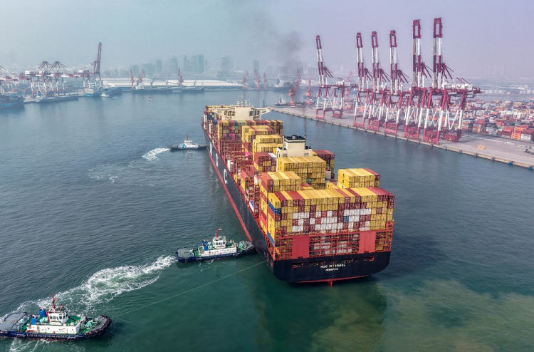 ޗައިނާގެ ޝިފިން ކުންފުނި ކޮސްކޯއިން މެދުއިރުމައްޗަށް އަލުން ބުކިންތައް ބަލައިގަންނަން ފަށައިފި