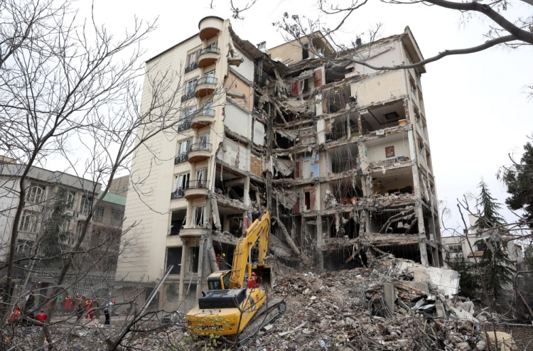 މަޝްވަރާގެ ވާހަކަ ސާފެއް ނޫން؛ ހަމަލާތައް ކުރިއަށް!