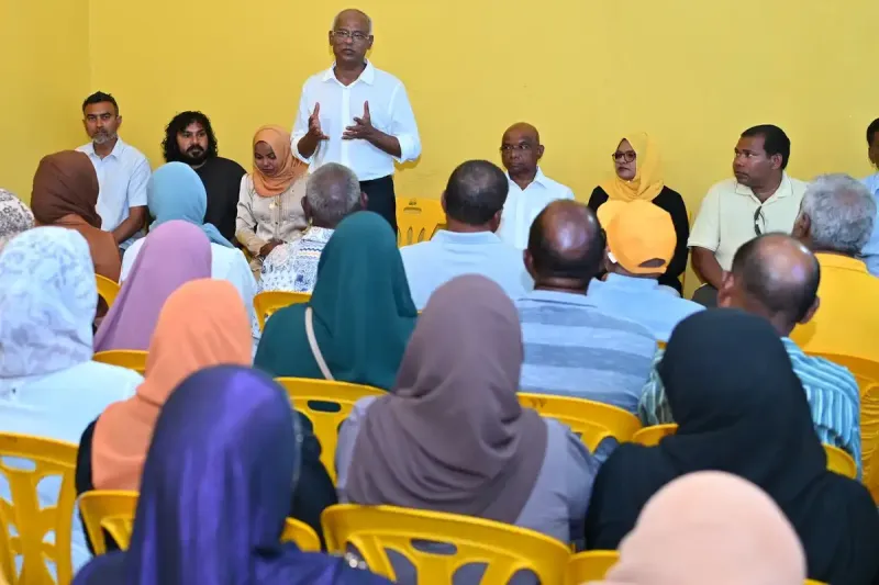 އައްޑޫ ފޭދޫ އަދި މަރަދޫ ފޭދޫގެ ކެމްޕެއިން ޓީމާއި ރައީސް ސޯލިހު ބައްދަލުކުރައްވައިފި: މުޅި ޓީމު އޮތީ ގަދަކޮށް!