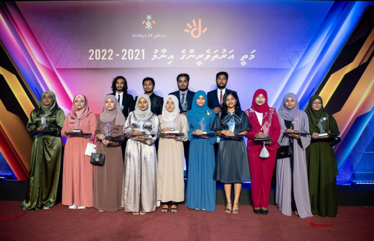 އޭ ލެވެލް ގަދަ 10 ގައި އަހުމަދިއްޔާގެ 75 ދަރިވަރުން