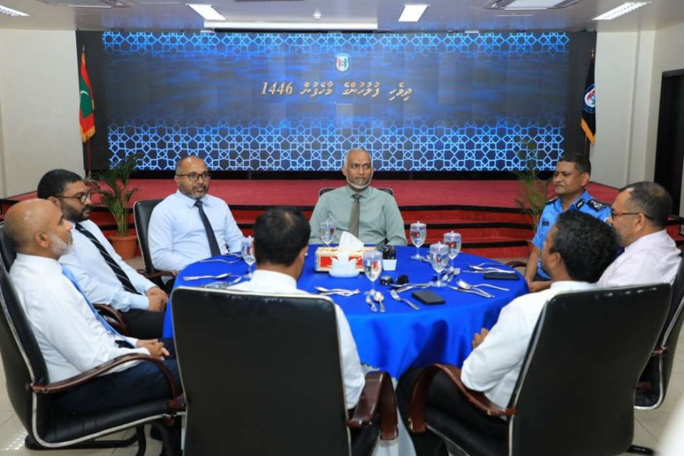 އަމާޒަކީ ޚިދުމަތްތެރީންތަކެއް ފުލުހުންގެ ތެރެއިން އުފެެއްދުން: ރައީސް