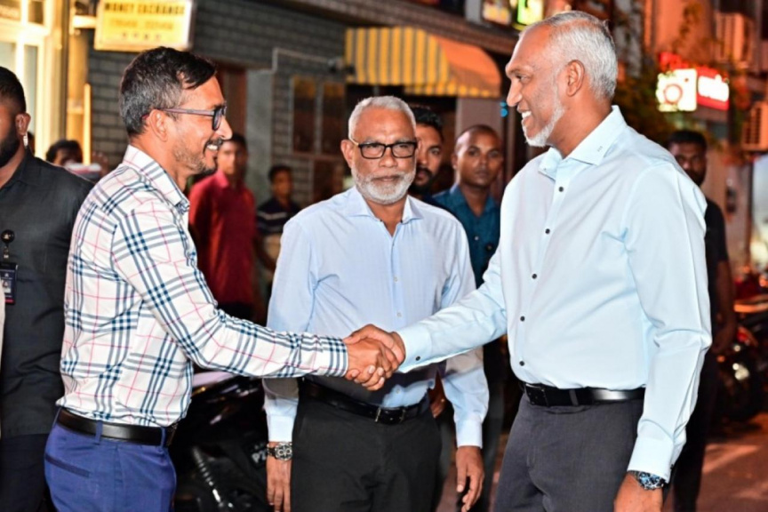 ދިވެހީން: ބާރުތައް ވަކިކުރަން ބިލިއަނުން ޚަރަދުކޮށް ބާރުތައް އެއްކުރި ބައެއް!