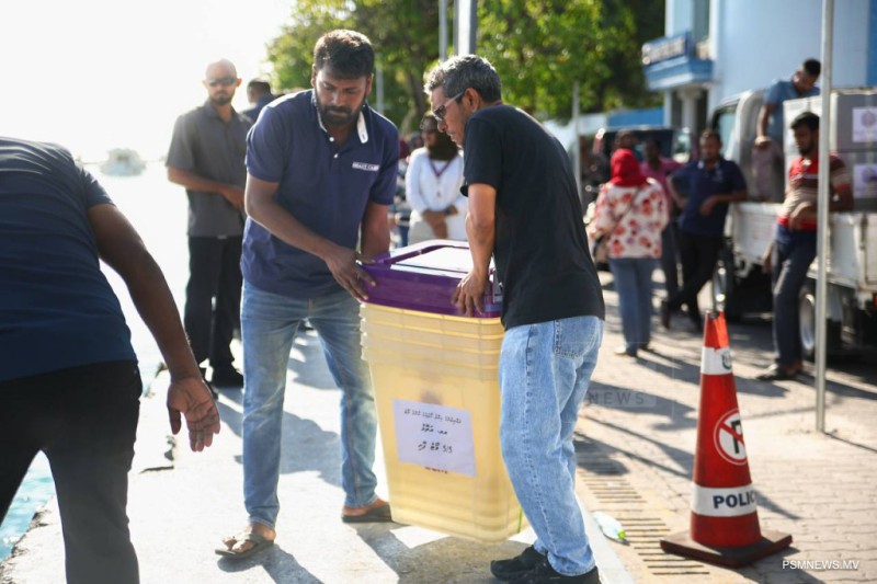 މާލެ އަތޮޅު ނޫން ހުރިހާ އަތޮޅަކަށް ވޯޓު ފޮށިތައް ފޮނުވައިފި