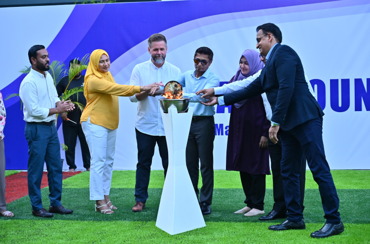 ކެންގަރޫ ކިޑްސް އާއި ފިންލޭންޑް އިންޓަނޭޝަނަލްގެ ޕްލޭގްރައުންޑްގެ ޖާގަ ބޮޑުކޮށް، ހުޅުވައިިފި