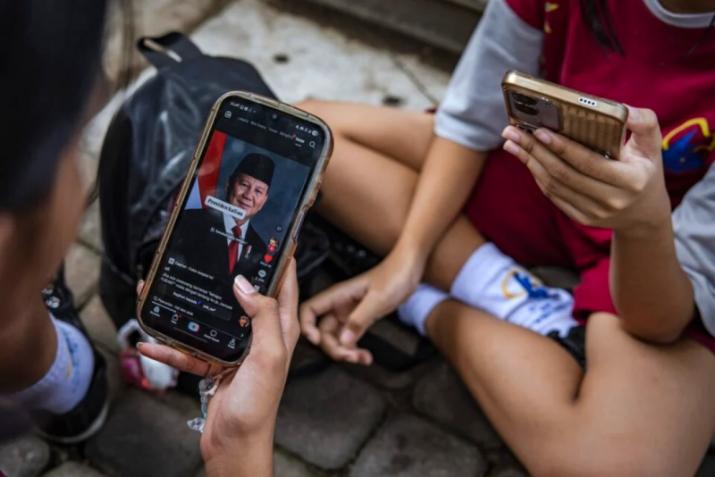 އިންޑޮނޭޝިއާގައި 16 އަހަރުން ދަށުގެ ކުދިންނަށް ސޯޝަލް މީޑިއާ މަނާކޮށްފި