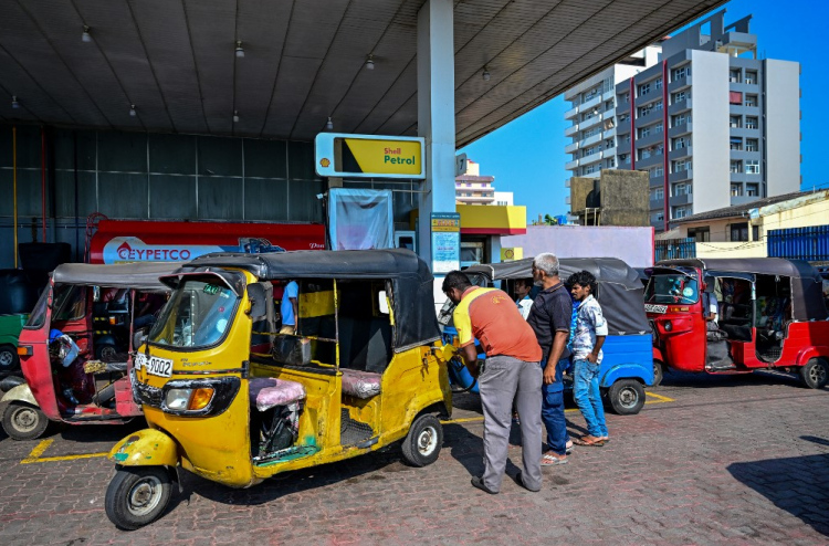 ލަންކާގައި ކަރަންޓުގެ އަގު 40 ޕަސެންޓާ ހަމަޔަށް ބޮޑުކޮށްފި