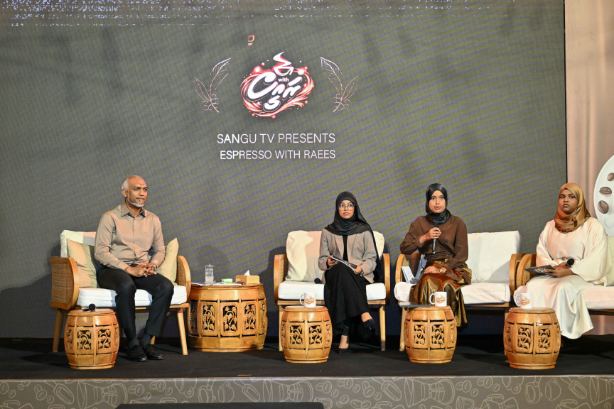 މެންބަރުންނާއި ކައުންސިލަރުން ވަކިކުރުމުގެ ބާރު އާންމުންނަށް ދޭން ހުށަހަޅާނަން، އޭރުން ވޯޓުލާ މީހުންވެސް ގިނަވާނެ: ރައީސް