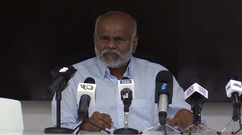 ދެ އިންތިޚާބު އެއް ދުވަހެއްގައި ބޭއްވުމަކީ ޚުދުމުޚުތާރުވުމުގެ ވިސްނުމެއްކަން ފާހަގަ ކުރައްވައި ޑރ މުނައްވަރުވެސް ނޫނެކޭ ވިދާޅުވެއްޖެ!