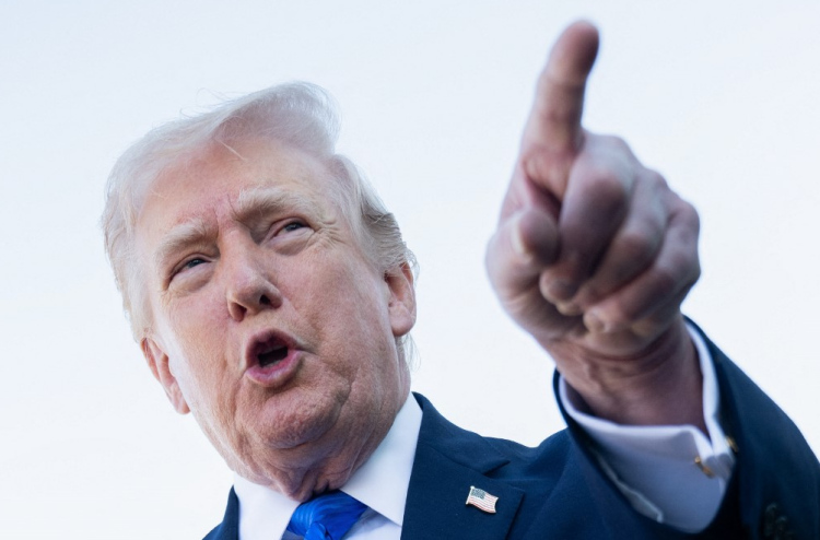 އީރާންގެ ތެޔޮ ވަޅުތަކާއި އިންޖީނުގެތައް ނައްތާލާނެ ކަމަށް ޓްރަމްޕު އިންޒާރު ދީފި