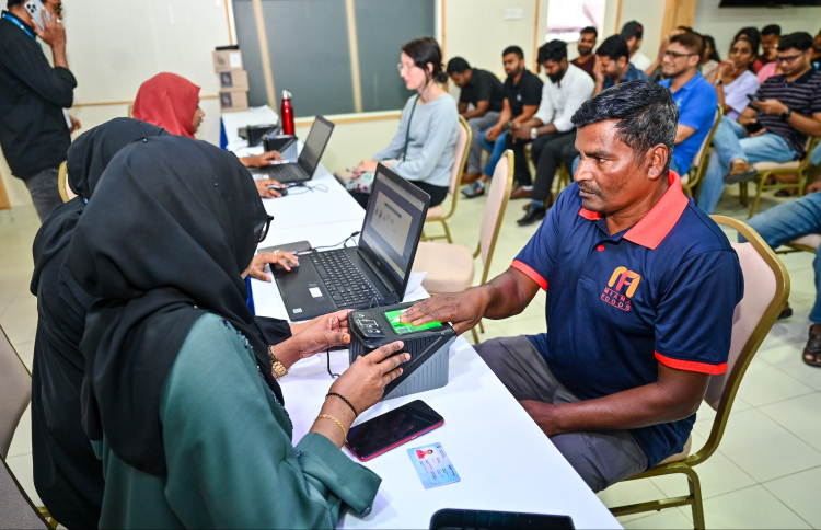 ބިދޭސީން ލީގަލައިޒް ކުރަން އެންމެ ފަހުގެ ފުރުސަތު ދީފި