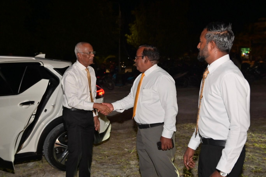 މި ސަރުކާރުން ނުހައްގުން ވަޒީފާއިން ވަކިކުރާ މީހުންނަށް، އެމްޑީޕީ ސަރުކާރަކާ ހަމައަށް މުސާރަ ދޭނަން: ޣަފޫރު