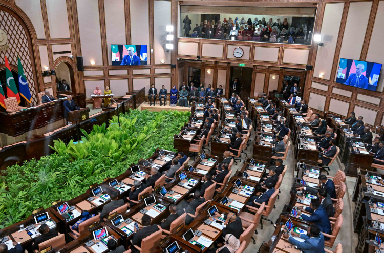 ދެ އިންތިހާބު އެއްދުވަހެއްގައި ބޭއްވުމުން ޕާޓީތަކުގެ ހަމަހަމަކަން މަޖިލީހުގައި ބޮޑުވާނެ: ރައީސް